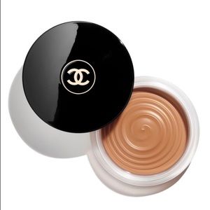 CHANEL CREAM-GEL BRONZER FOR A HEALTHY, SUN-KISSED GLOW